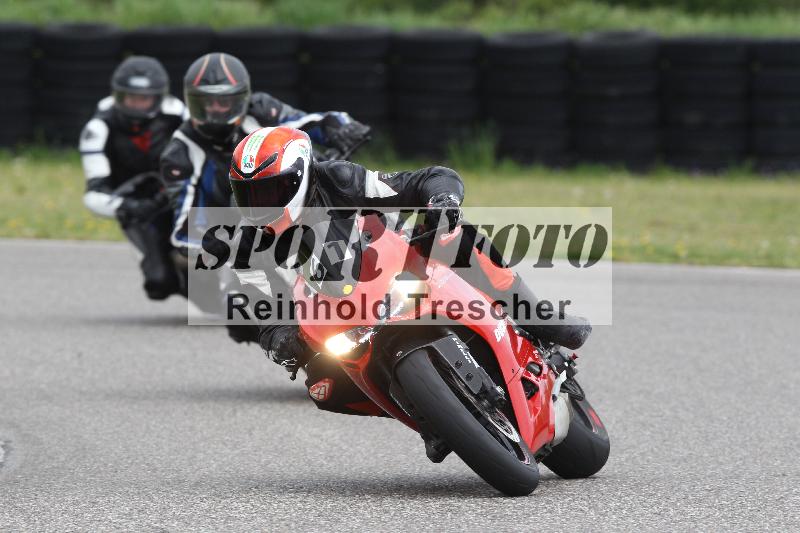 Archiv-2025/10 23.04.2025 Cornu Master School ADR/rot-rouge/61